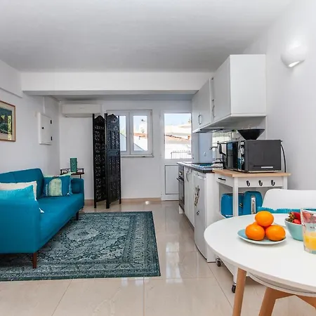 A19 - Tangerine In Λάγος