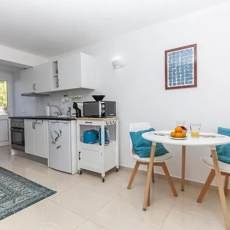 A19 - Tangerine In Apartament *