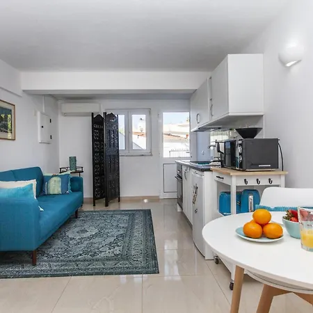 A19 - Tangerine In * Lagos