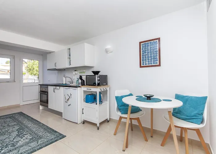 A19 - Tangerine In Appartement Lagos