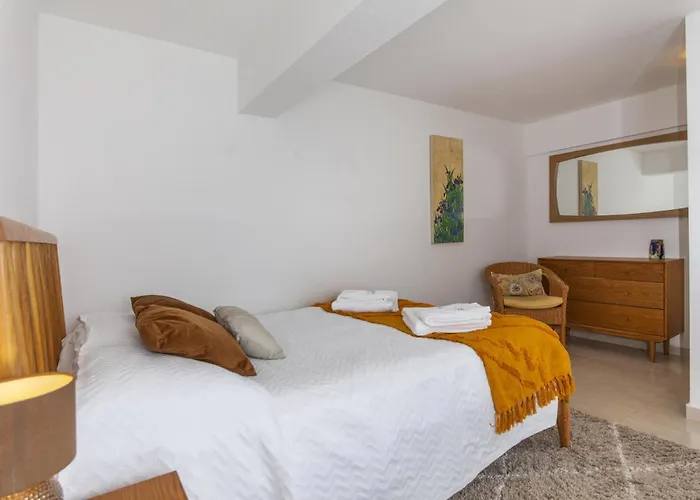 A19 - Tangerine In アパート ラゴス